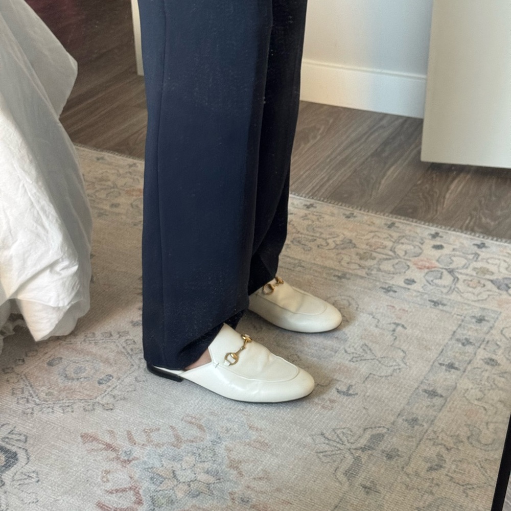 Gucci Cream Loafers with Gold Details - Picture 2 of 16